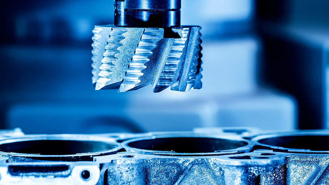 View of a milling cutter in a metalworking machine.