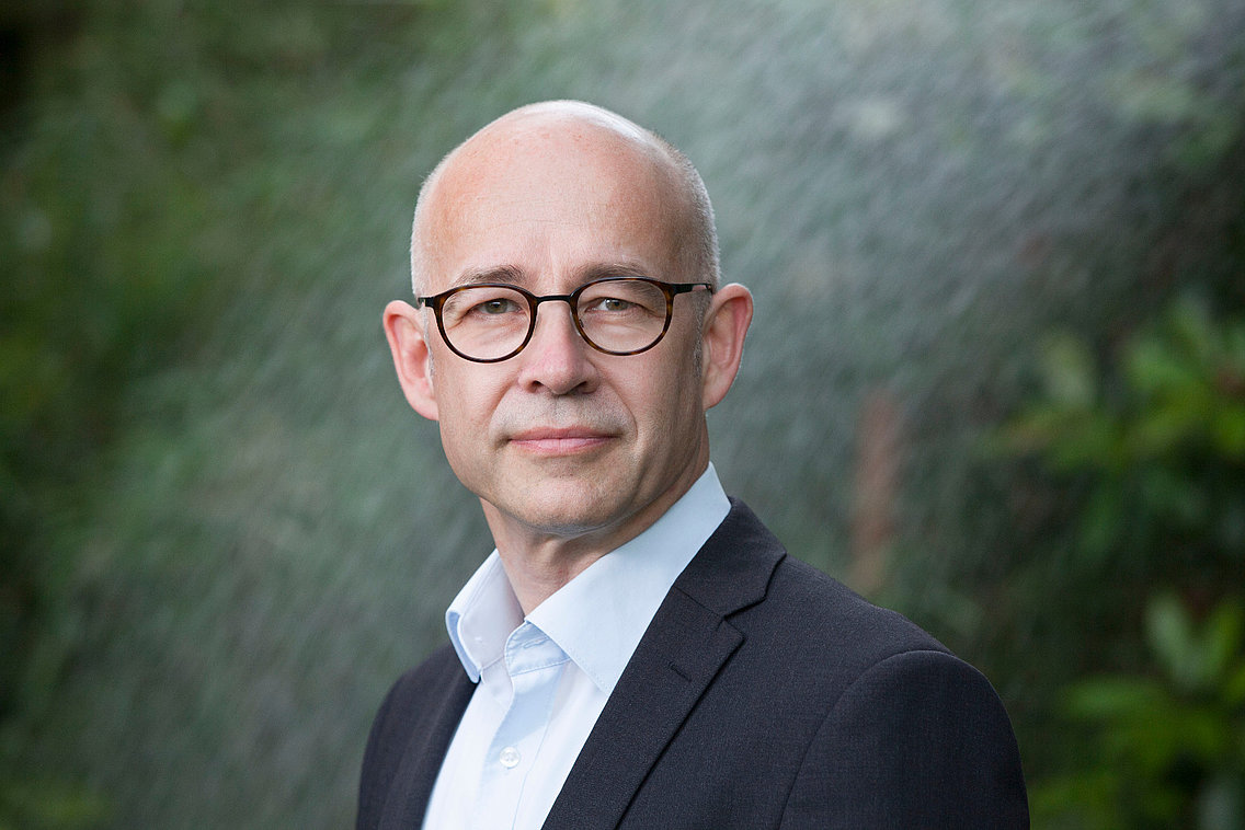 Dr. Bernd Voelpel