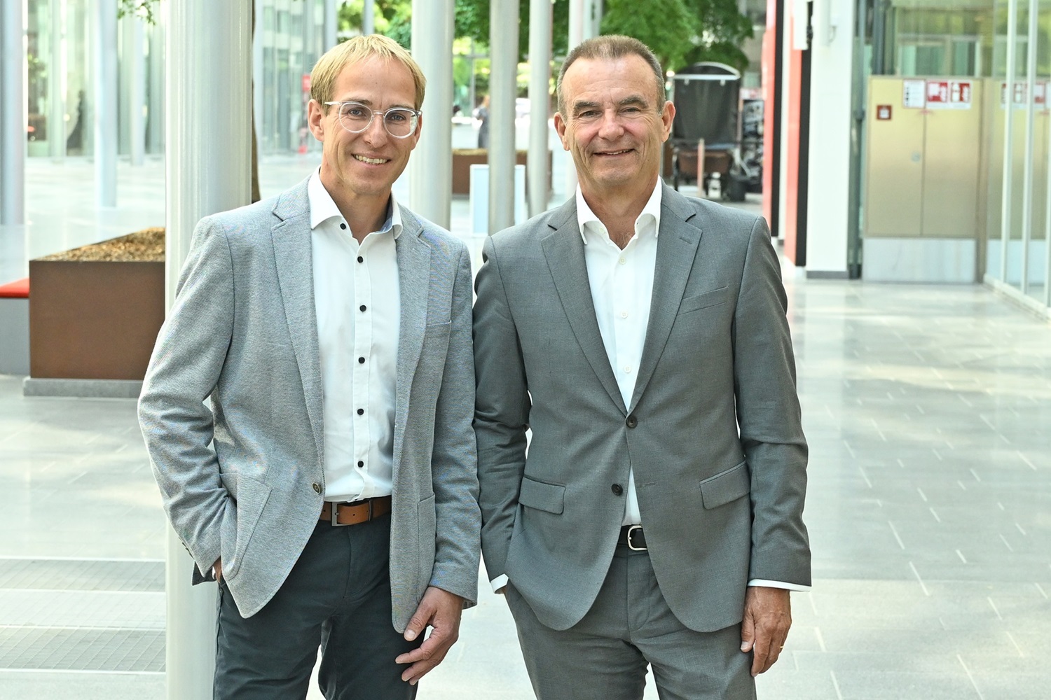 Markus Glaser-Gallion, CEO of the Leadec Group and Markus Marder, CEO of E.ON Energy Infrastructure Solutions.